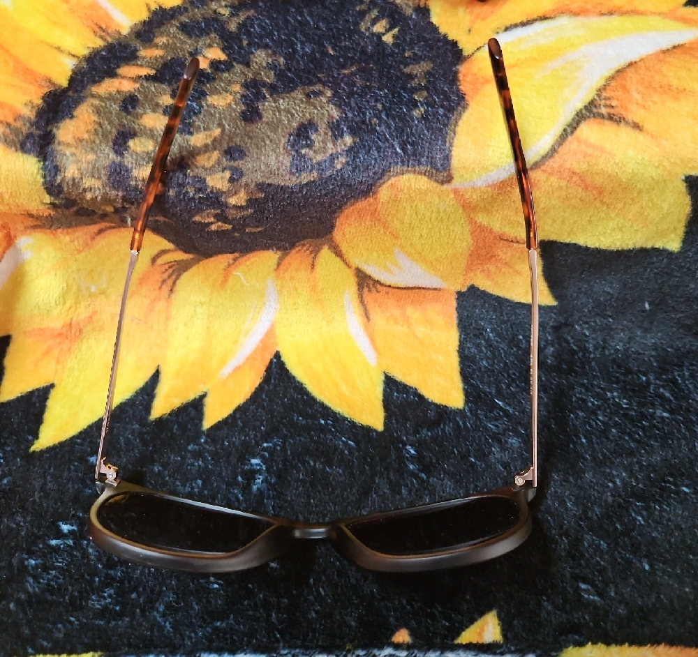 Foster Grant Brown Sunglasses - Picture 3 of 6